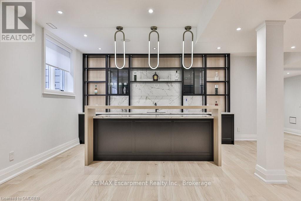 556 Fourth Line, Oakville, Ontario  L6L 5A7 - Photo 32 - W10441946
