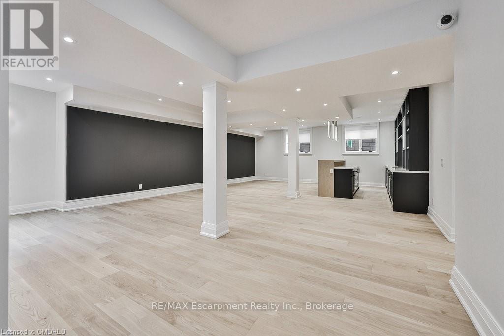 556 Fourth Line, Oakville, Ontario  L6L 5A7 - Photo 33 - W10441946