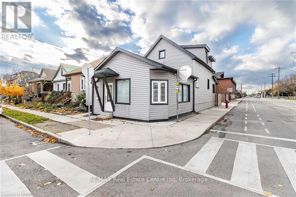 195 TRAGINA AVENUE N, Hamilton, Ontario