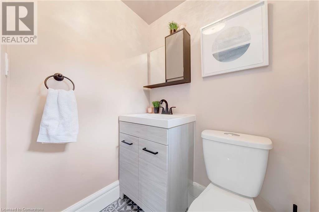 21 East 19th Street, Hamilton, Ontario  L9A 4R9 - Photo 16 - 40680985