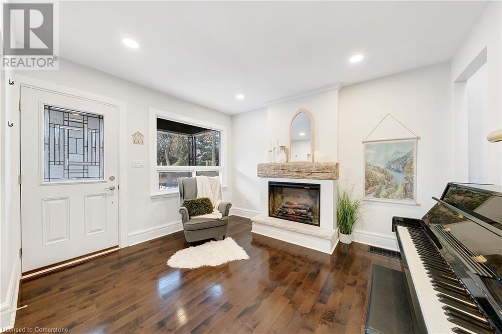 21 East 19th Street, Hamilton, Ontario  L9A 4R9 - Photo 5 - 40680985