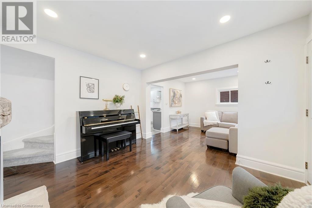 21 East 19th Street, Hamilton, Ontario  L9A 4R9 - Photo 7 - 40680985