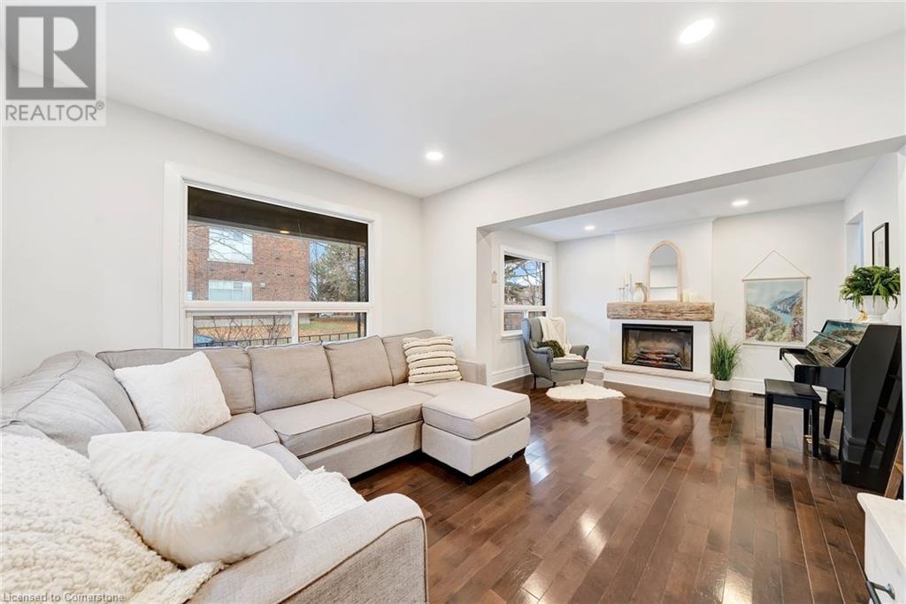 21 East 19th Street, Hamilton, Ontario  L9A 4R9 - Photo 8 - 40680985