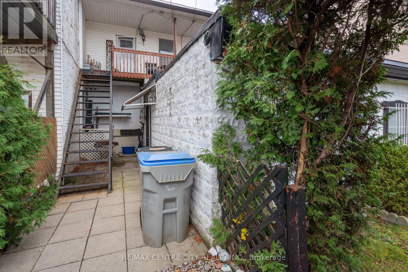 Photo 11 of 33 for 79 Front Street W