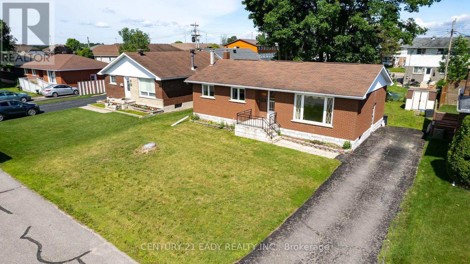 246 BASSWOOD AVENUE Renfrew