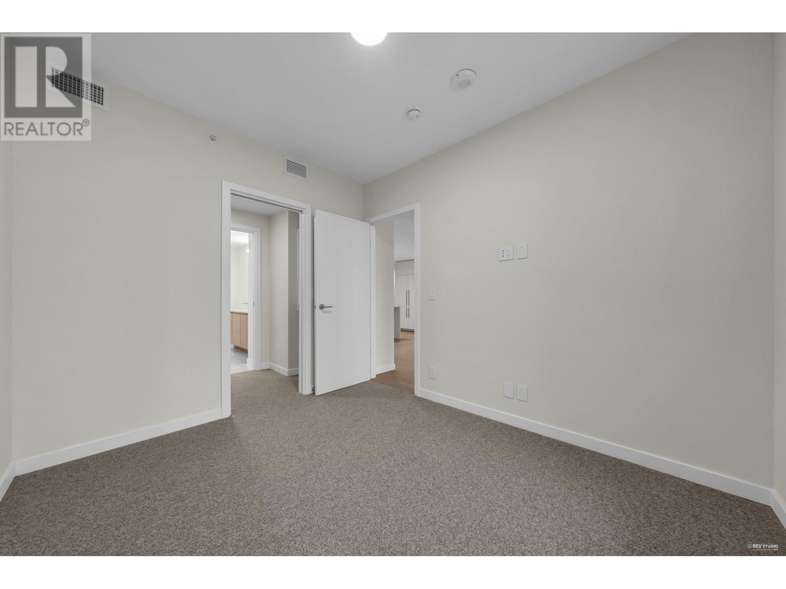 Listing Picture 14 of 29 : 1606 4168 LOUGHEED HIGHWAY, Burnaby / 本拿比 - 魯藝地產 Yvonne Lu Group - MLS Medallion Club Member