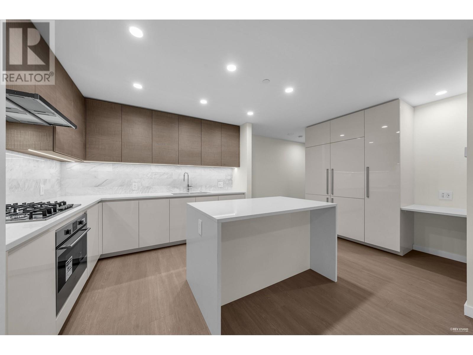 Listing Picture 4 of 29 : 1606 4168 LOUGHEED HIGHWAY, Burnaby / 本拿比 - 魯藝地產 Yvonne Lu Group - MLS Medallion Club Member