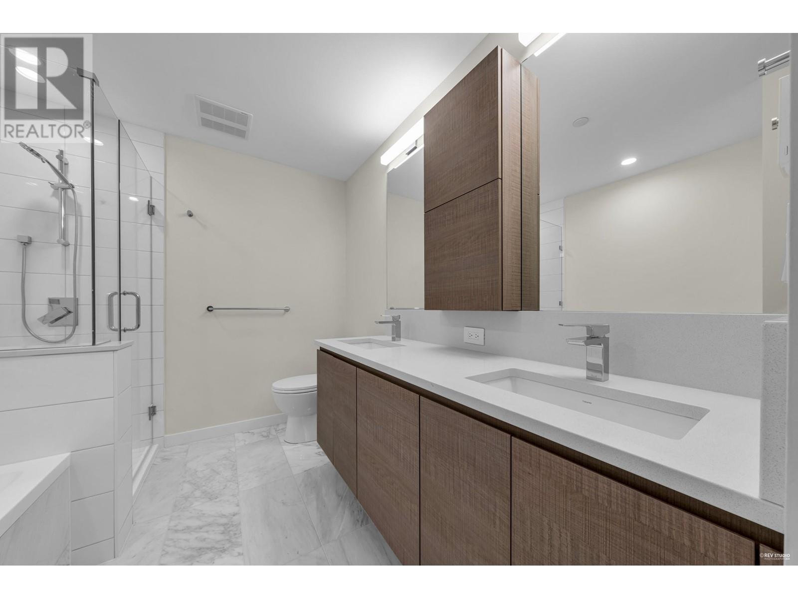 Listing Picture 18 of 29 : 1606 4168 LOUGHEED HIGHWAY, Burnaby / 本拿比 - 魯藝地產 Yvonne Lu Group - MLS Medallion Club Member