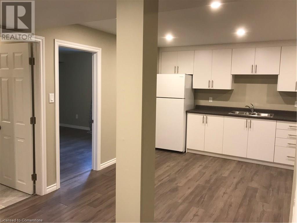 102 Elmbank. Trail Unit# B, Kitchener, Ontario  N2R 0H2 - Photo 13 - 40682996