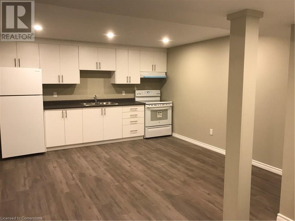 102 Elmbank. Trail Unit# B, Kitchener, Ontario  N2R 0H2 - Photo 2 - 40682996