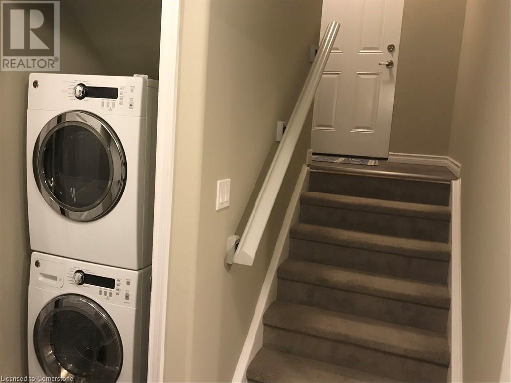 102 Elmbank. Trail Unit# B, Kitchener, Ontario  N2R 0H2 - Photo 3 - 40682996