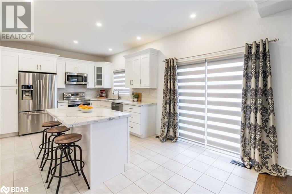 1386 Dallman Street, Innisfil, Ontario  L0L 1W0 - Photo 3 - 40682876