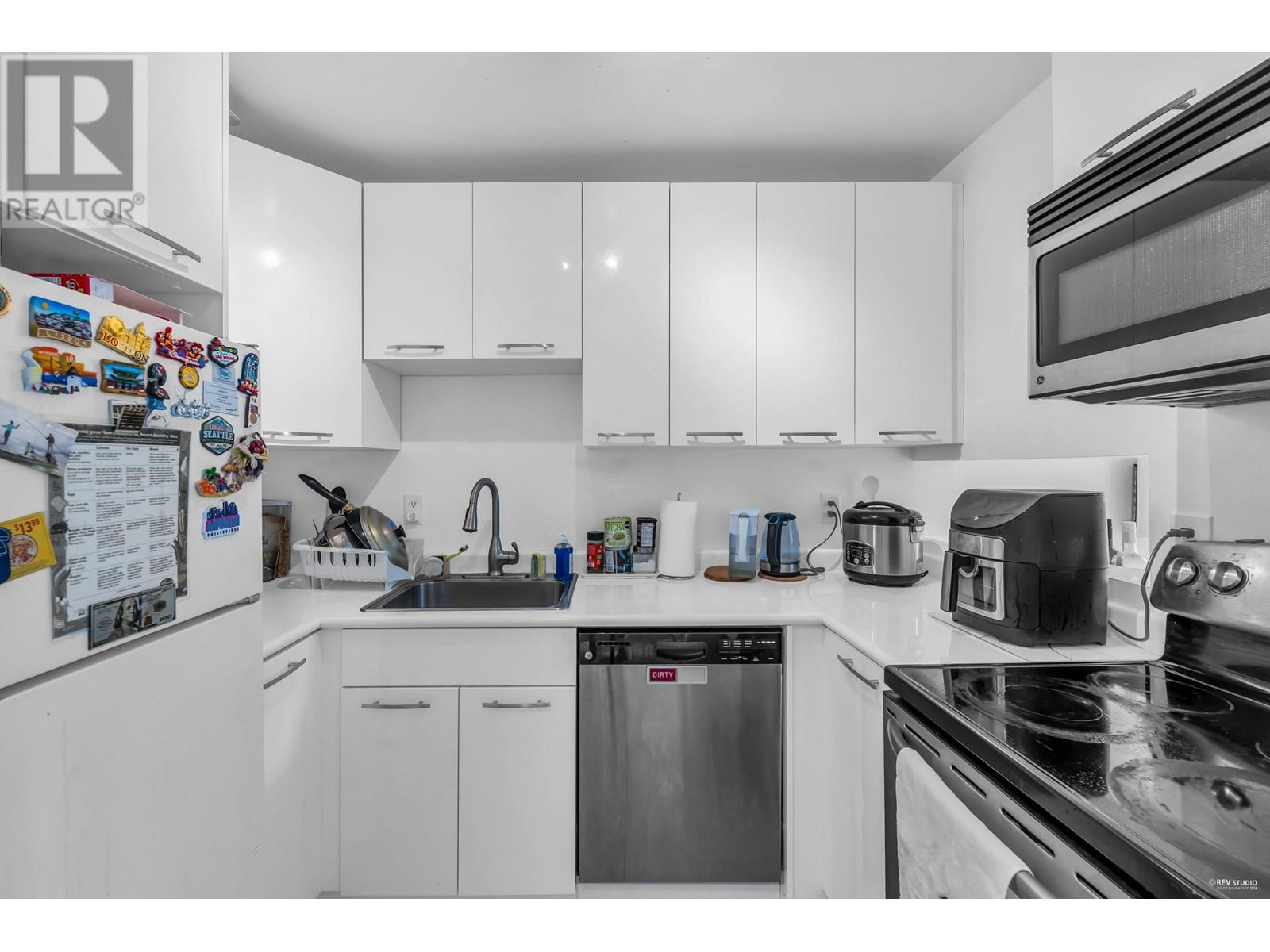 Listing Picture 10 of 22 : 203 8020 COLONIAL DRIVE, Richmond / 烈治文 - 魯藝地產 Yvonne Lu Group - MLS Medallion Club Member