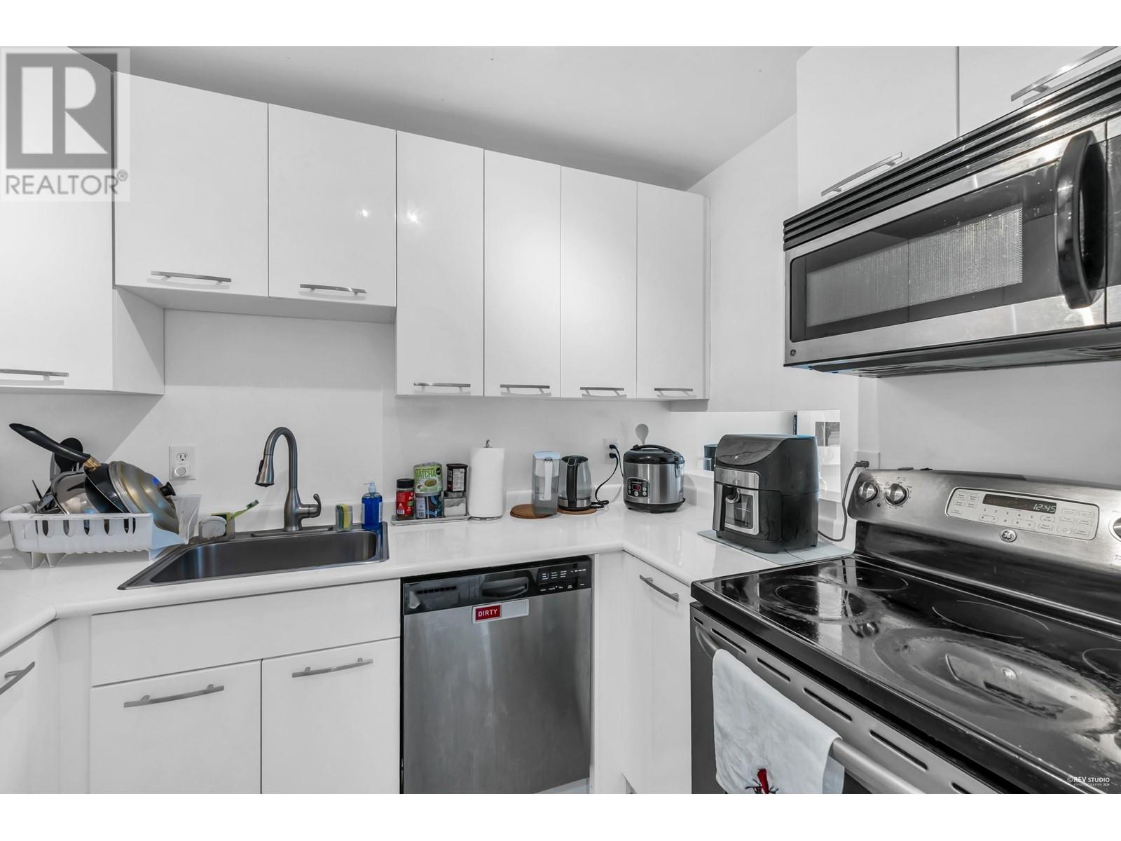 Listing Picture 11 of 22 : 203 8020 COLONIAL DRIVE, Richmond / 烈治文 - 魯藝地產 Yvonne Lu Group - MLS Medallion Club Member