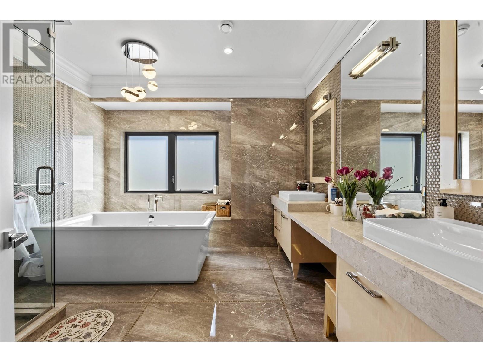 Listing Picture 20 of 33 : 6300 RIVERDALE DRIVE, Richmond / 烈治文 - 魯藝地產 Yvonne Lu Group - MLS Medallion Club Member