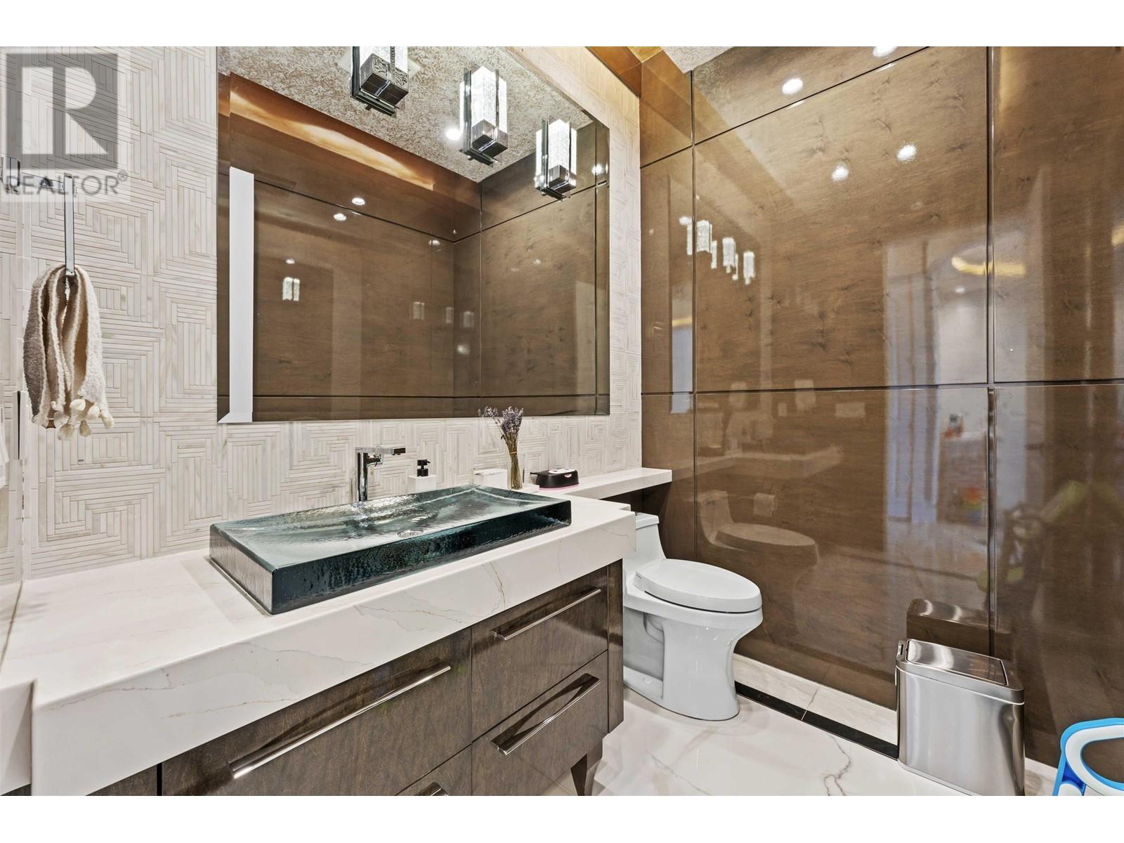 Listing Picture 23 of 33 : 6300 RIVERDALE DRIVE, Richmond / 烈治文 - 魯藝地產 Yvonne Lu Group - MLS Medallion Club Member