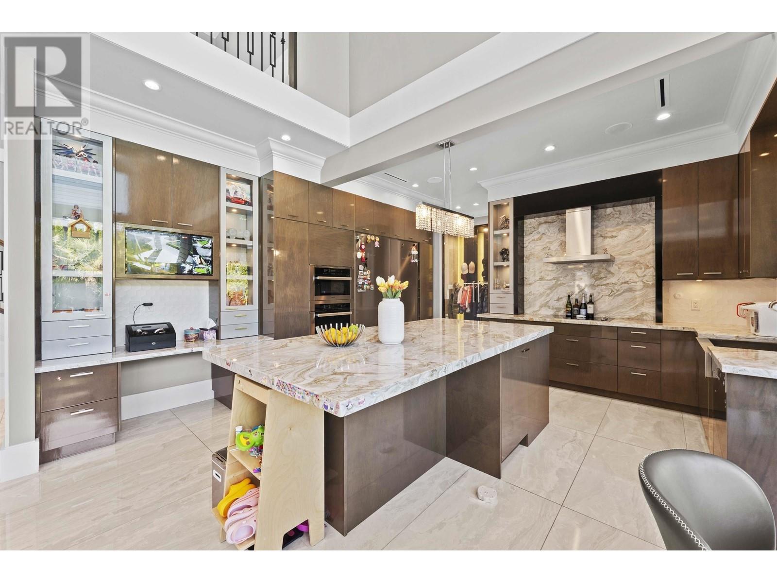 Listing Picture 8 of 33 : 6300 RIVERDALE DRIVE, Richmond / 烈治文 - 魯藝地產 Yvonne Lu Group - MLS Medallion Club Member