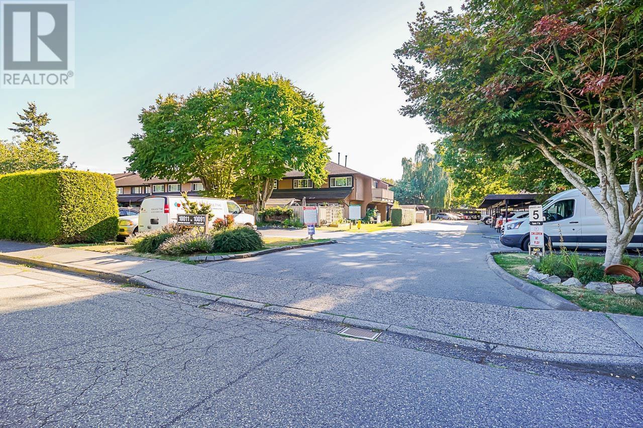 Listing Picture 2 of 29 : 36 10031 SWINTON CRESCENT, Richmond / 烈治文 - 魯藝地產 Yvonne Lu Group - MLS Medallion Club Member