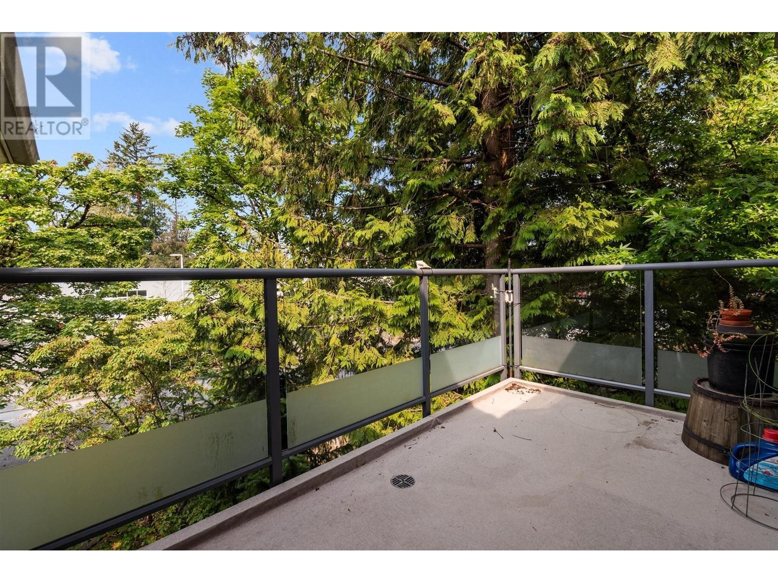 Listing Picture 16 of 20 : 13 7077 BERESFORD STREET, Burnaby / 本拿比 - 魯藝地產 Yvonne Lu Group - MLS Medallion Club Member