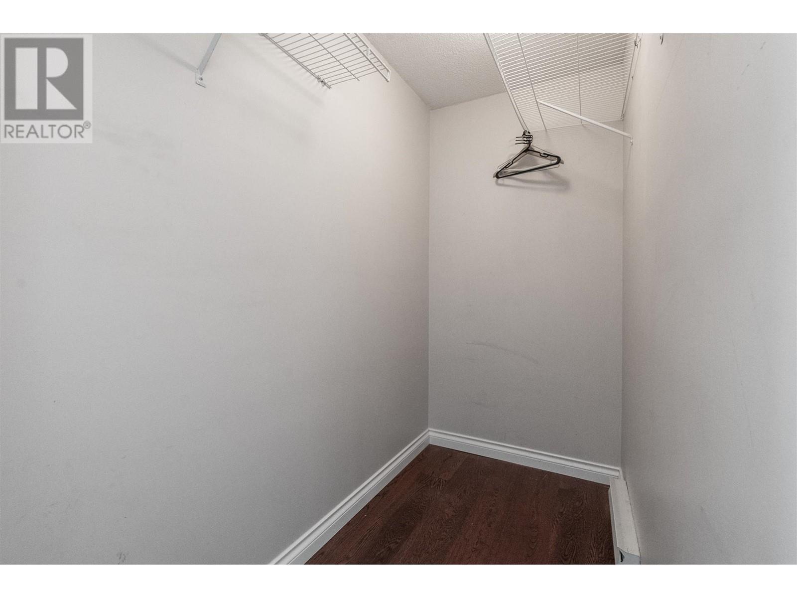 Listing Picture 12 of 20 : 13 7077 BERESFORD STREET, Burnaby / 本拿比 - 魯藝地產 Yvonne Lu Group - MLS Medallion Club Member