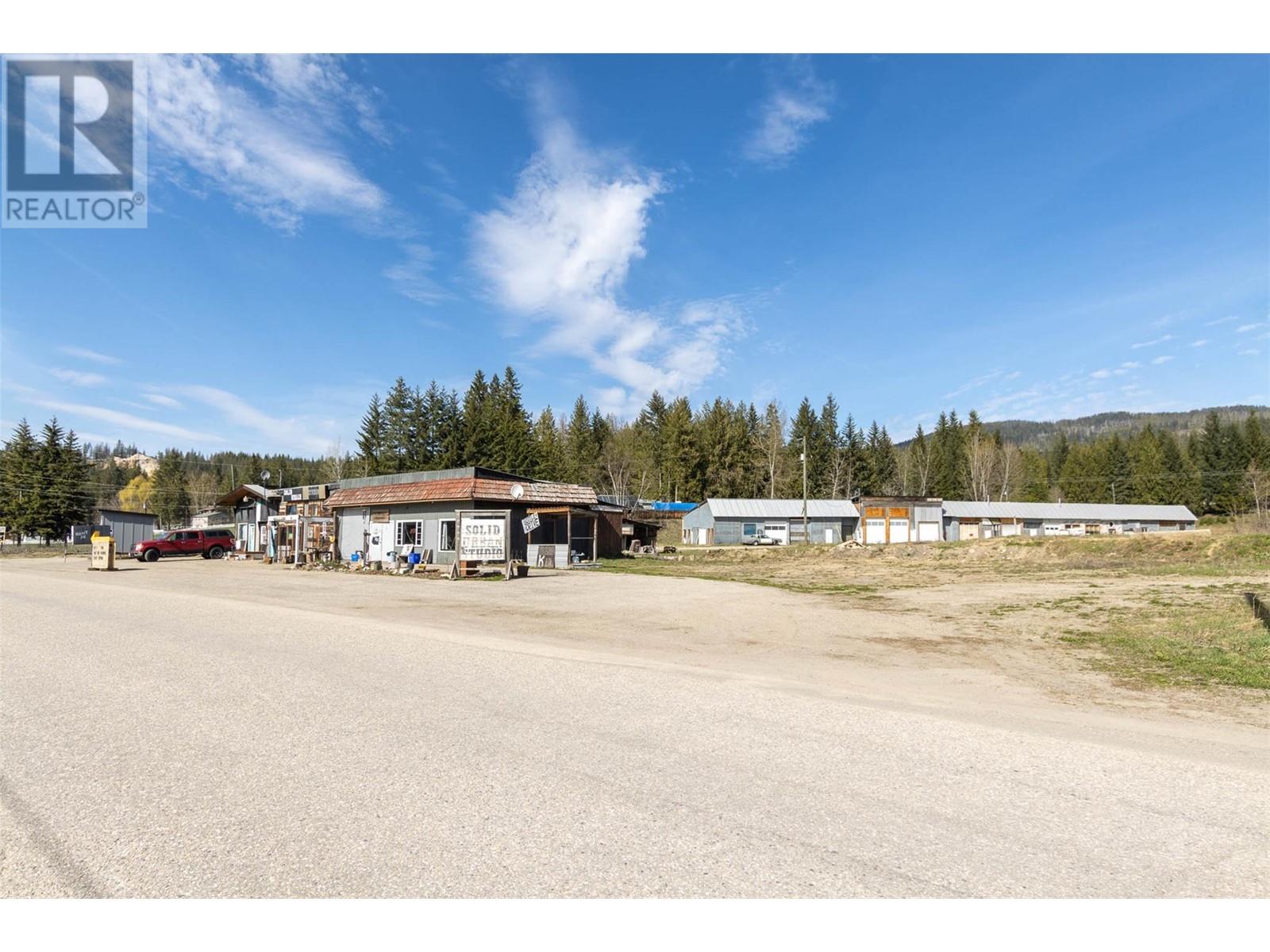 5755 Mellor Frontage Road, salmon arm, British Columbia V1E2R1