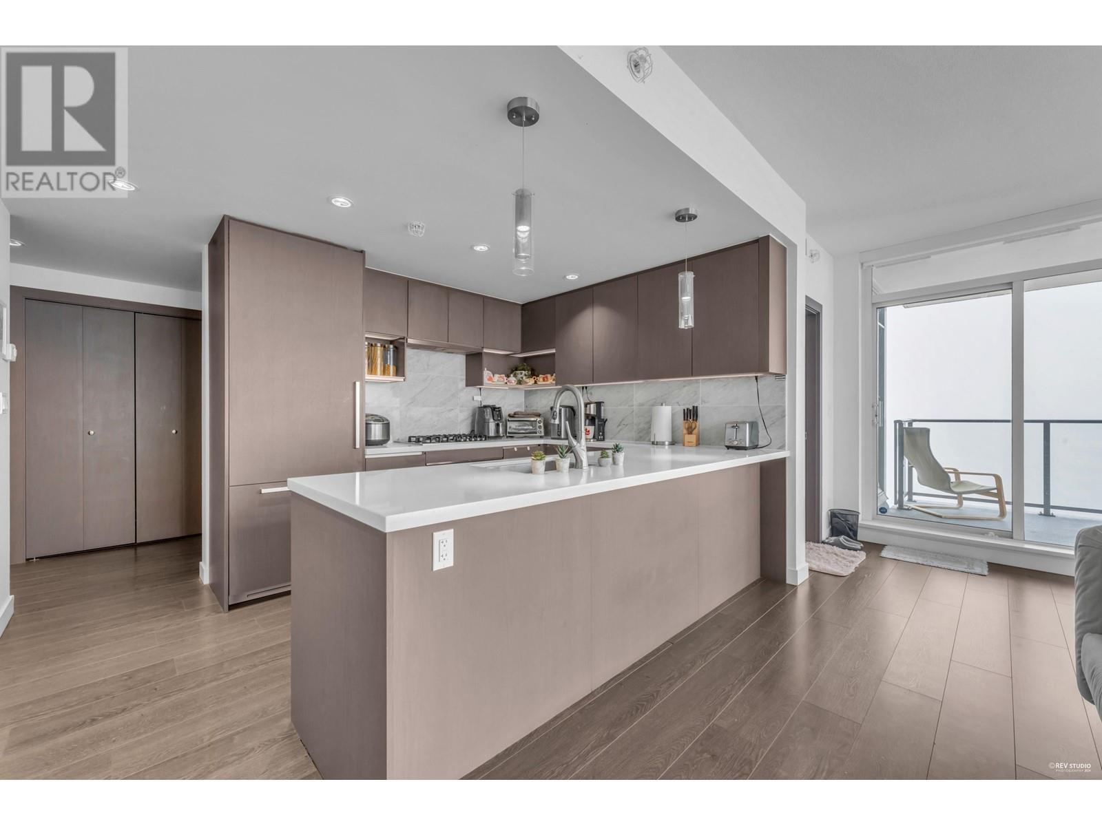 Listing Picture 2 of 40 : 3107 6538 NELSON AVENUE, Burnaby / 本拿比 - 魯藝地產 Yvonne Lu Group - MLS Medallion Club Member