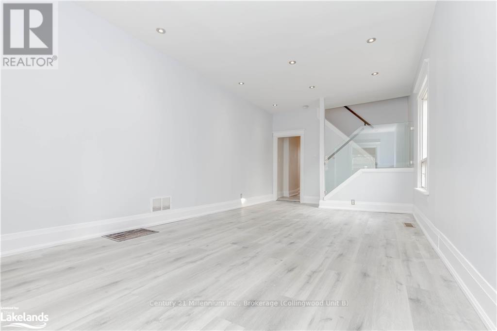 69 Laing Street, Toronto, Ontario  M4L 2N4 - Photo 4 - E10439444