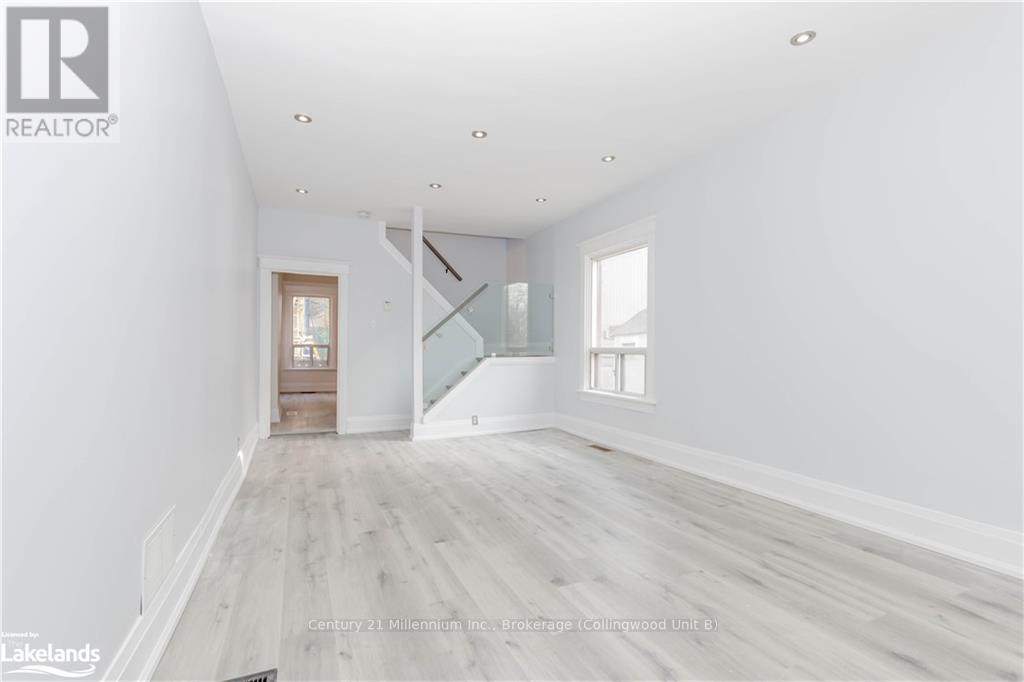 69 Laing Street, Toronto, Ontario  M4L 2N4 - Photo 7 - E10439444