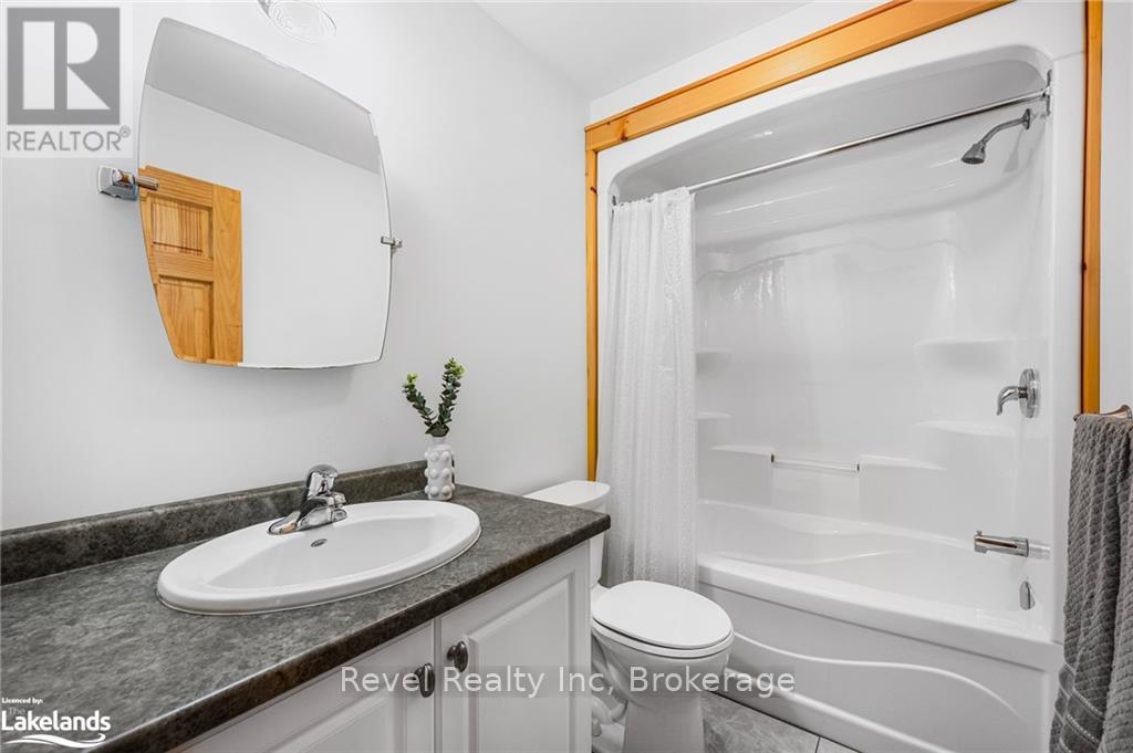 22 Anne Street, Penetanguishene, Ontario  L9M 1K4 - Photo 21 - S10435164