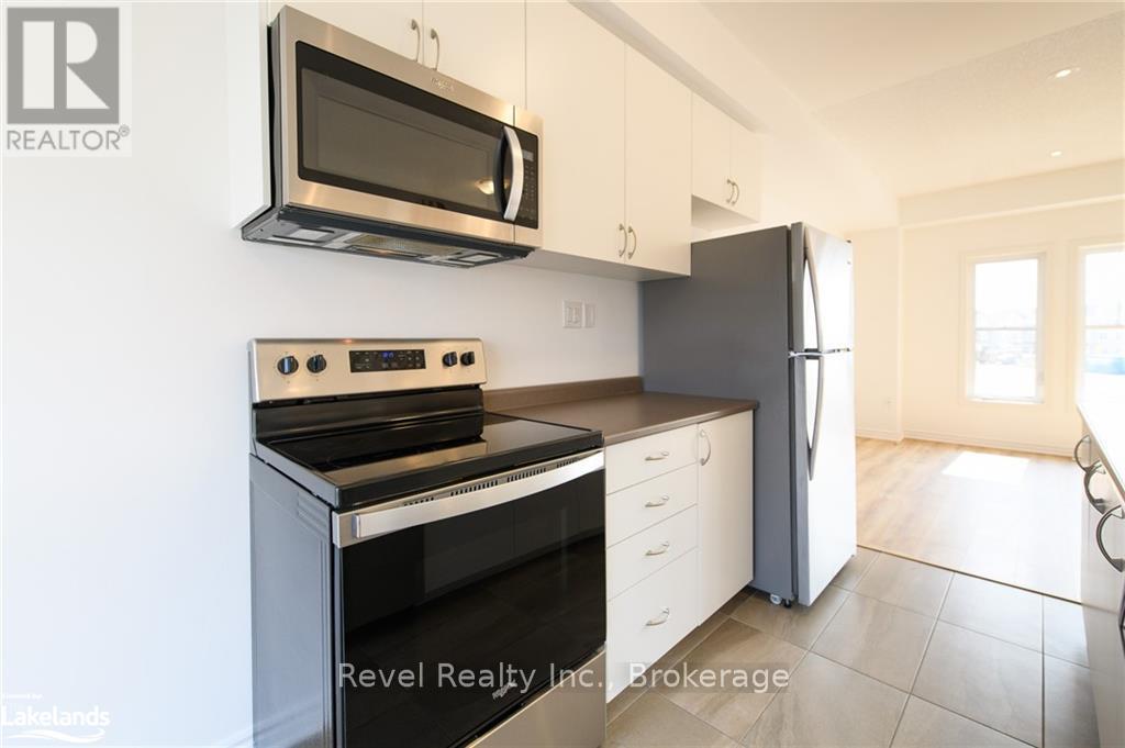 125 Sandhill Crane Drive, Wasaga Beach, Ontario  L9Z 2X2 - Photo 3 - S10436668