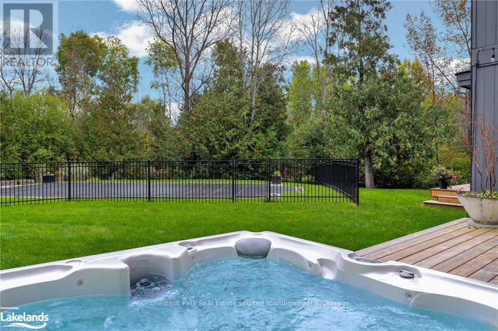 11 Woodview Drive, Clearview, Ontario  L9Y 3Y9 - Photo 7 - S10438052