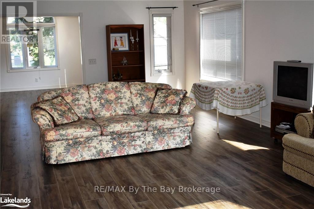 433 Ramblewood Drive, Wasaga Beach, Ontario  L9Z 1P3 - Photo 7 - S10438959