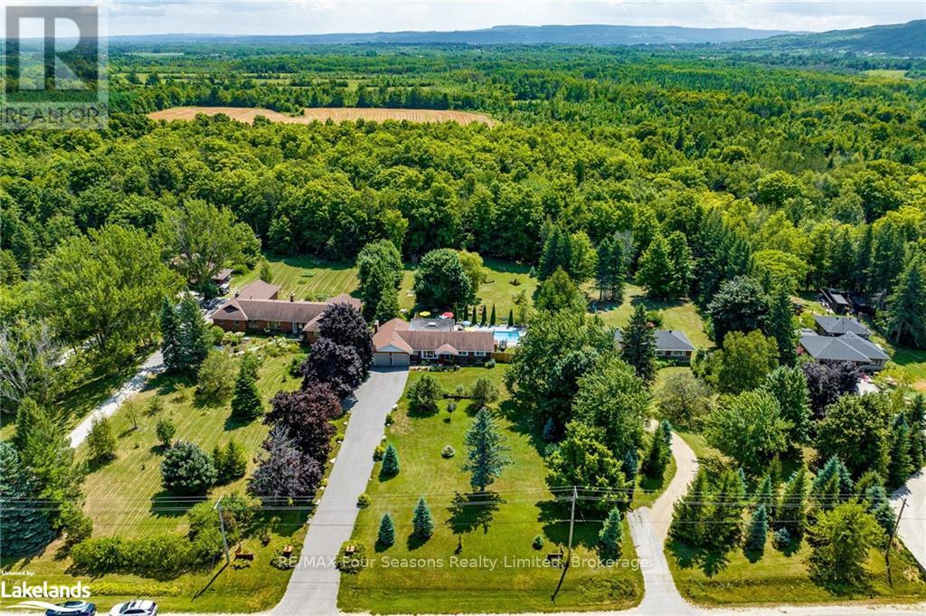 988 Sixth Street, Clearview, Ontario  L9Y 3Y9 - Photo 1 - S10440022