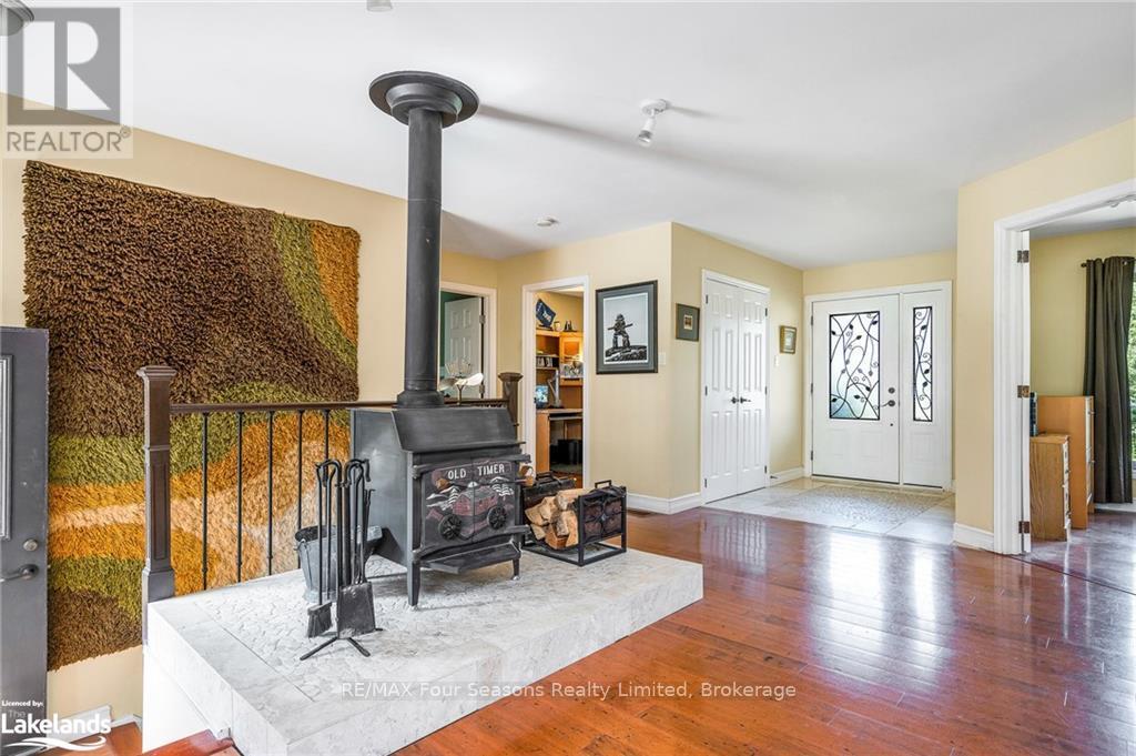 988 Sixth Street, Clearview, Ontario  L9Y 3Y9 - Photo 17 - S10440022