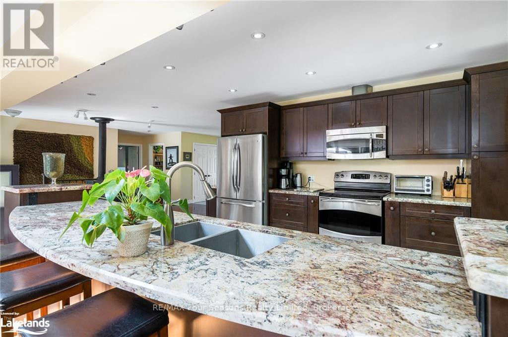 988 Sixth Street, Clearview, Ontario  L9Y 3Y9 - Photo 22 - S10440022