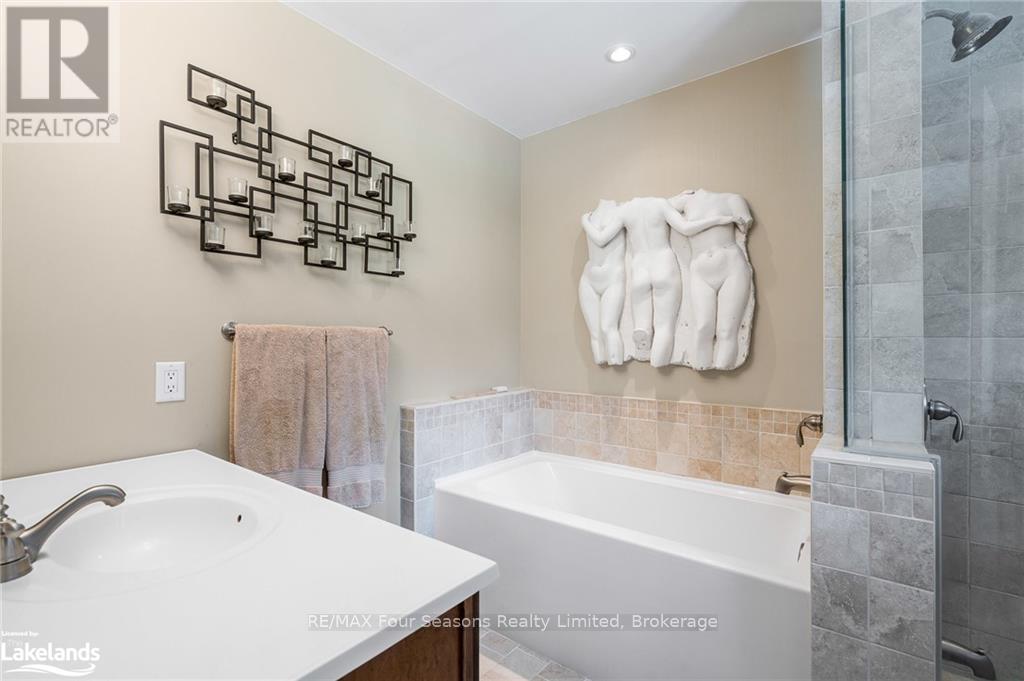 988 Sixth Street, Clearview, Ontario  L9Y 3Y9 - Photo 30 - S10440022