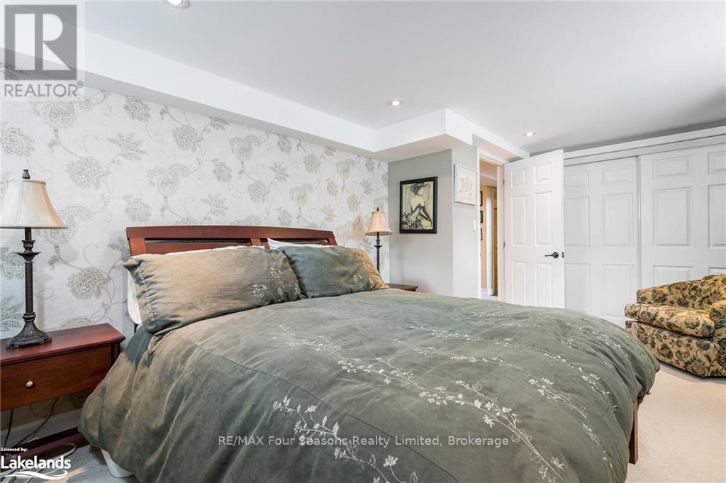 988 Sixth Street, Clearview, Ontario  L9Y 3Y9 - Photo 33 - S10440022