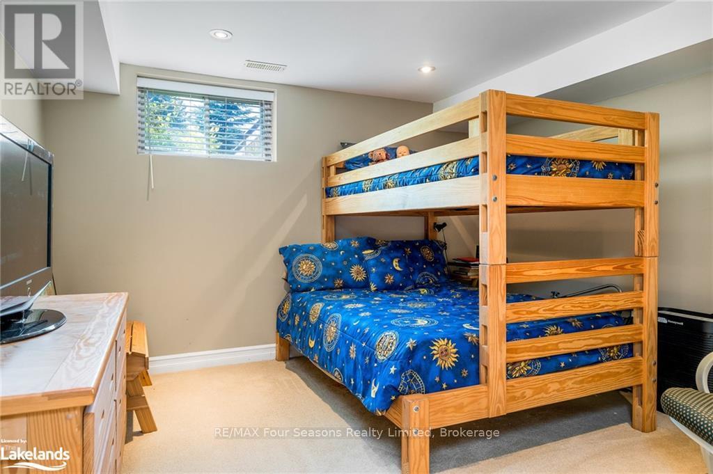 988 Sixth Street, Clearview, Ontario  L9Y 3Y9 - Photo 34 - S10440022