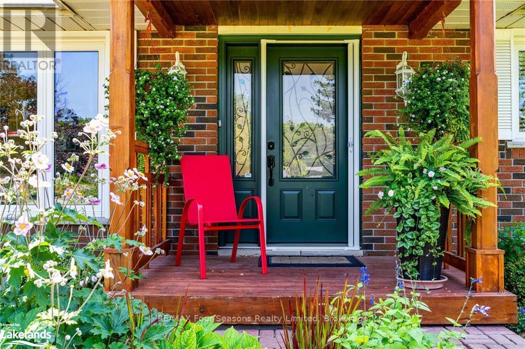 988 Sixth Street, Clearview, Ontario  L9Y 3Y9 - Photo 5 - S10440022