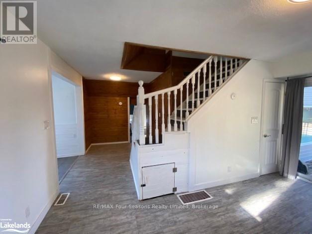 214 Montreal Street, Clearview, Ontario  L0M 1S0 - Photo 9 - S10440338