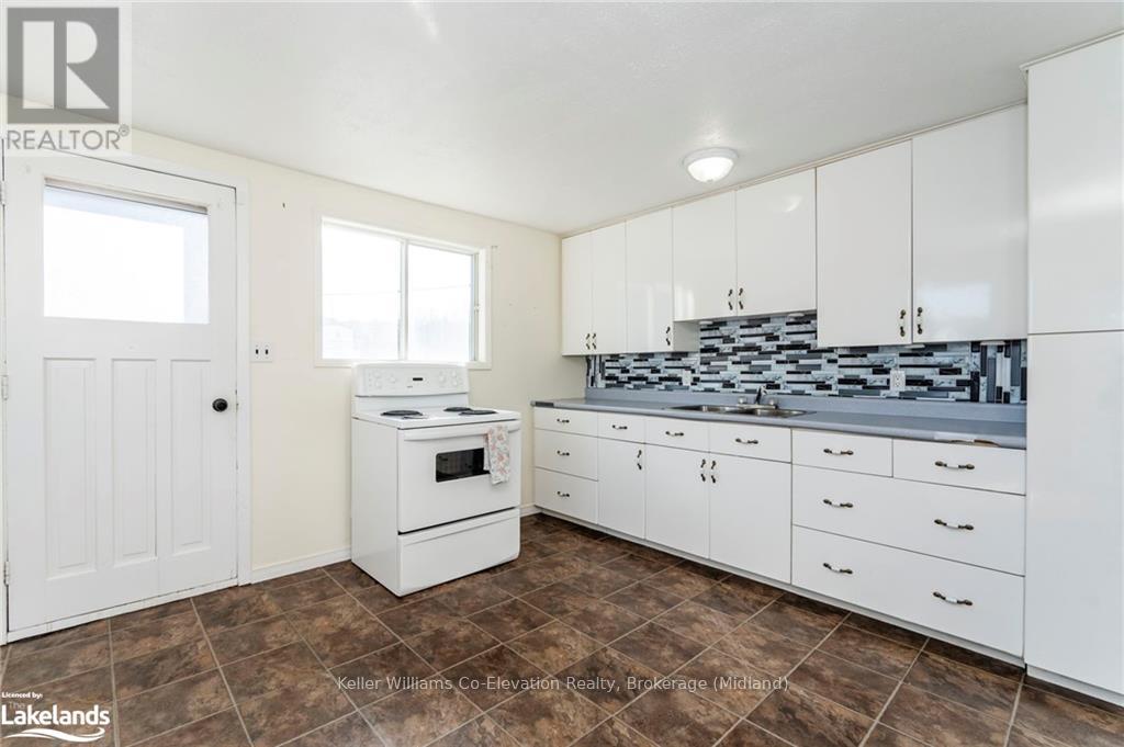 555 Champlain Road, Tiny, Ontario  L9M 0C2 - Photo 6 - S10440410