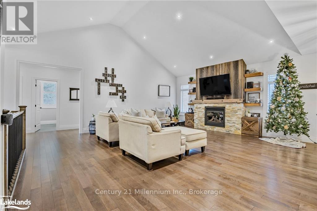 49 Sydenham Trail W, Clearview, Ontario  L0M 1H0 - Photo 4 - S10440429