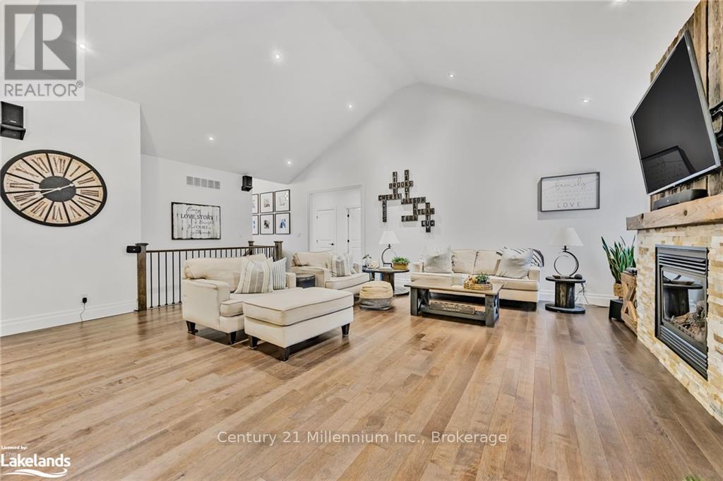 49 Sydenham Trail W, Clearview, Ontario  L0M 1H0 - Photo 5 - S10440429