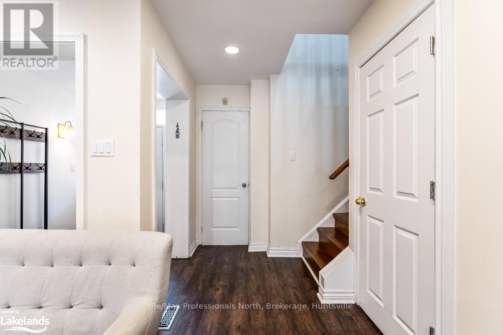 92 Oldhill Street, Richmond Hill (Devonsleigh), Ontario  L4C 9V1 - Photo 16 - N10436739