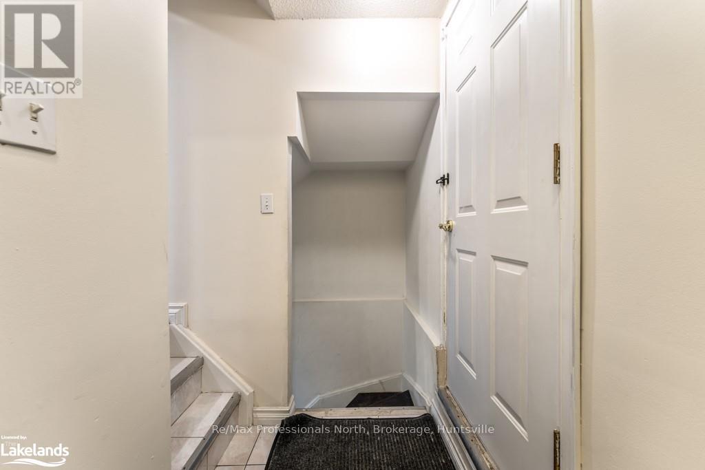 92 Oldhill Street, Richmond Hill (Devonsleigh), Ontario  L4C 9V1 - Photo 30 - N10436739