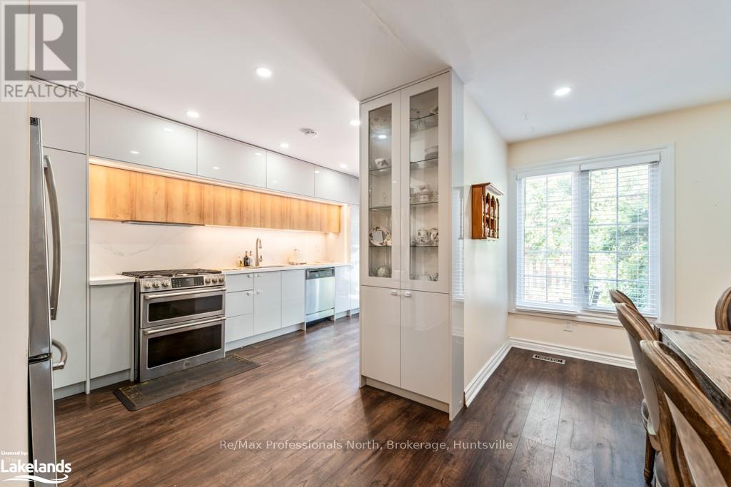 92 Oldhill Street, Richmond Hill (Devonsleigh), Ontario  L4C 9V1 - Photo 9 - N10436739