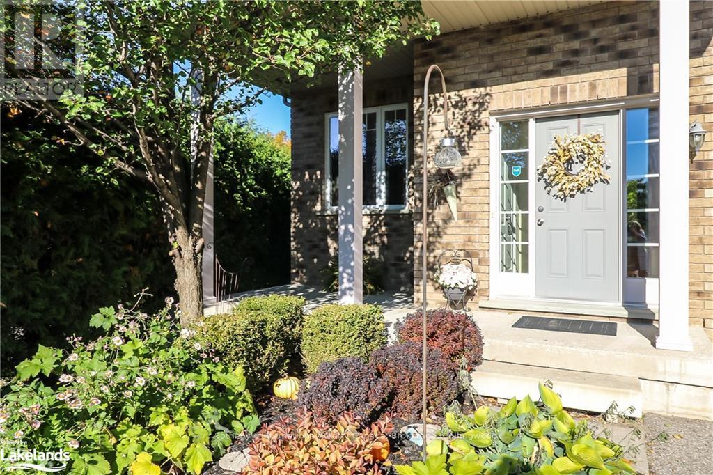 19 Mckean Crescent, Collingwood, Ontario  L9Y 0C1 - Photo 3 - S10437960