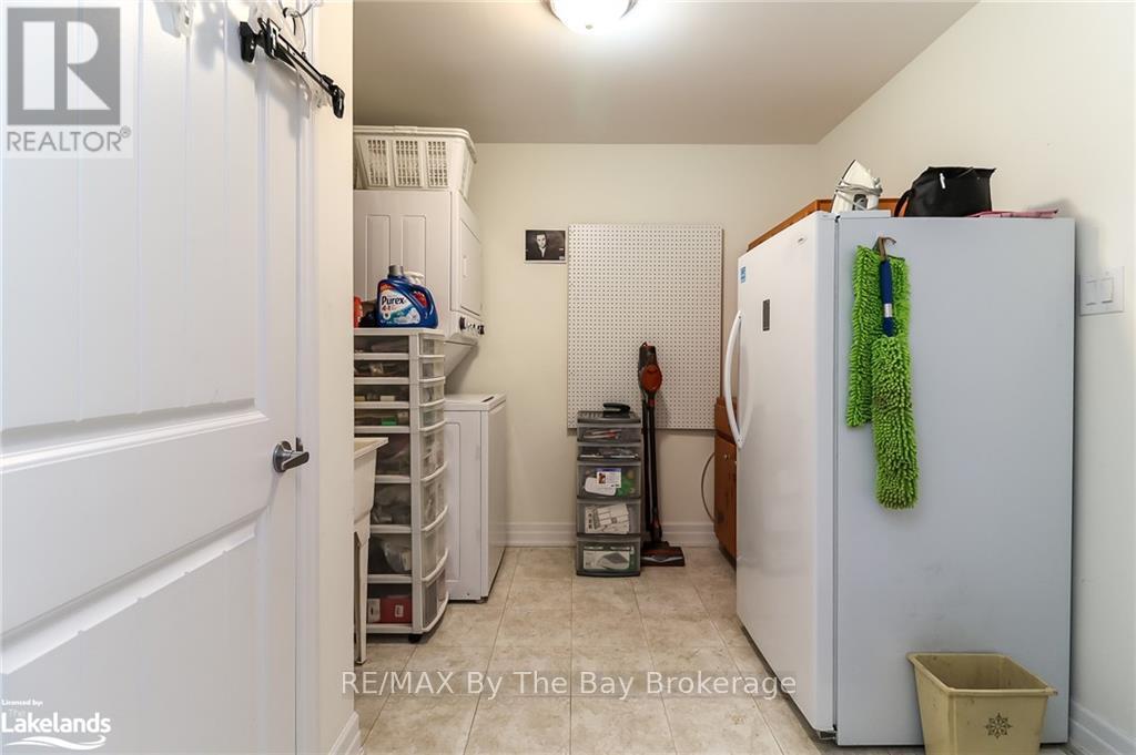 54 New York Avenue, Wasaga Beach, Ontario  L9Z 3A8 - Photo 11 - S10895615