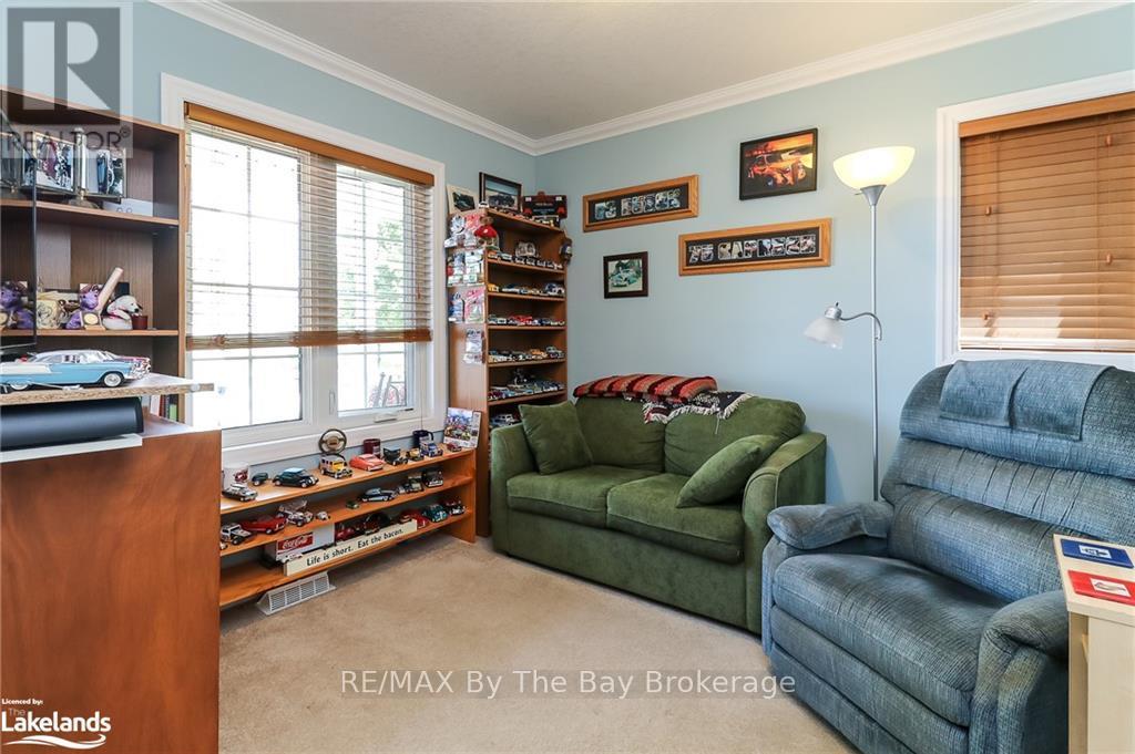 54 New York Avenue, Wasaga Beach, Ontario  L9Z 3A8 - Photo 8 - S10895615