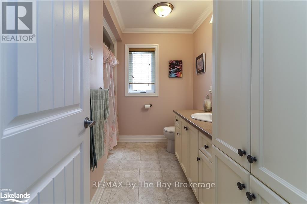 54 New York Avenue, Wasaga Beach, Ontario  L9Z 3A8 - Photo 9 - S10895615